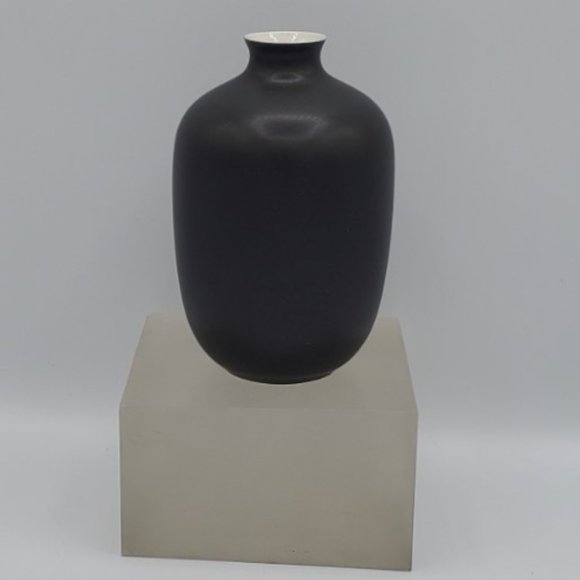 MIDDLE KINGDOM Hand Made Matte Black Plum Shape Porcelain Mini Vase - Picture 1 of 4